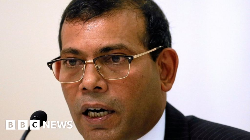 Mohamed Nasheed: Former Maldives president injured in blast