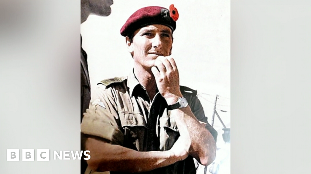 Lt Col Herbert Jones remembered on 40th anniversary of death BBC News