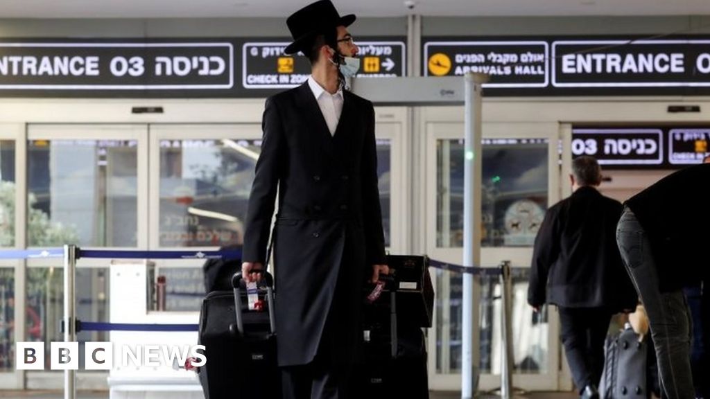 Covid: Israel to impose travel ban for foreigners over new variant