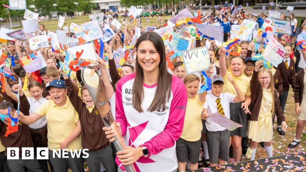Queen's Baton Relay reaches Teesside and County Durham BBC News