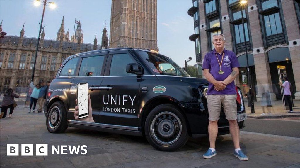 Gravesend: Creador de aplicación de taxi recibe premio del Primer Ministro