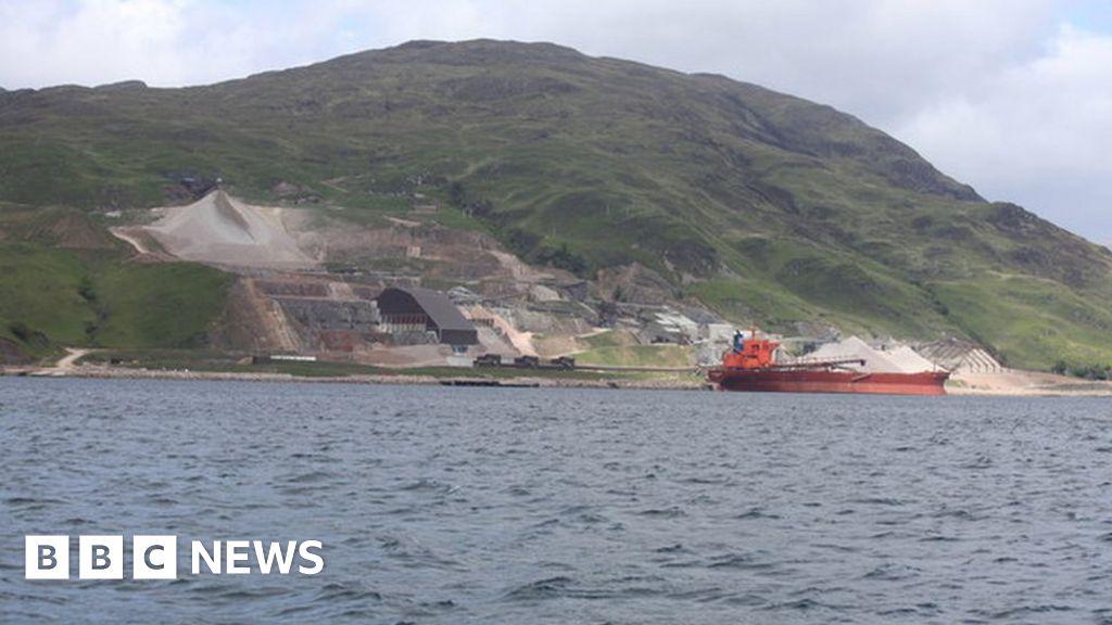 'Half of jobs under threat' at granite quarry near Oban BBC News