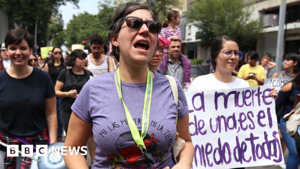 Mexican university announces feminism debate dominated by men