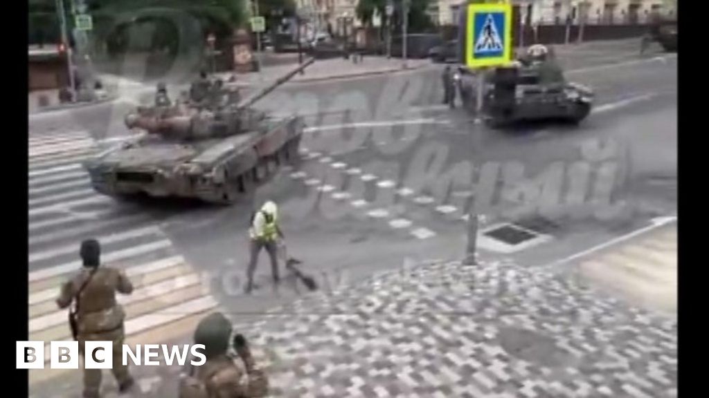 Tanks and armed Wagner soldiers take over Rostov streets