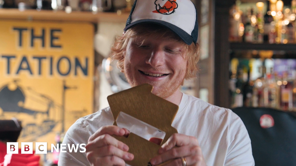 Ed Sheeran Scores Seventh Straight Number One Album With Autumn