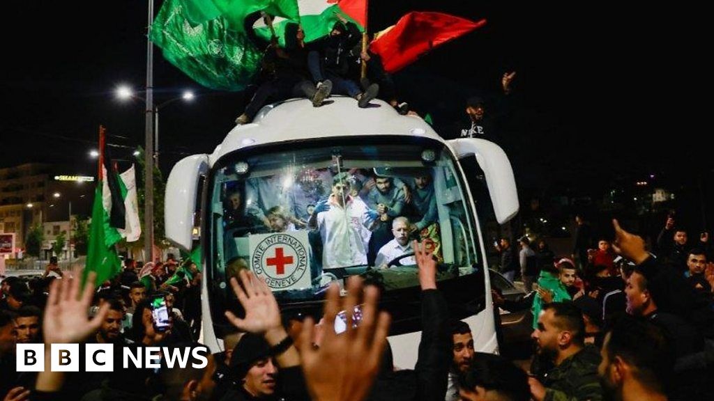 Watch: Celebrations in Ramallah after Palestinian prisoners released by Israel