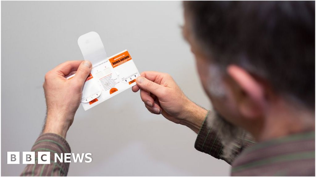 Bowel cancer test 'No health minister' means NI people must wait