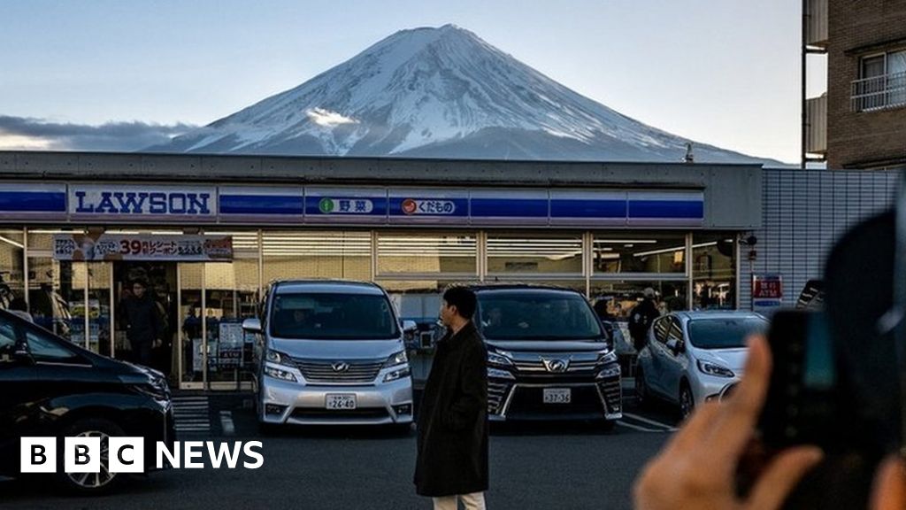 富士山：観光客を阻止するために象徴的な景観を遮断