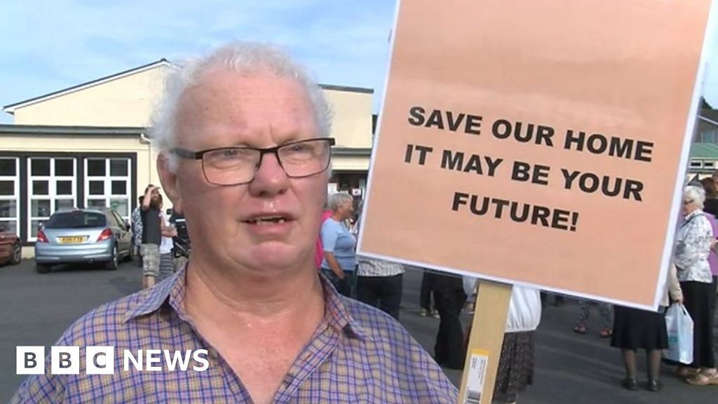 Protestors call to save Bodlondeb care home in Aberystwyth BBC News