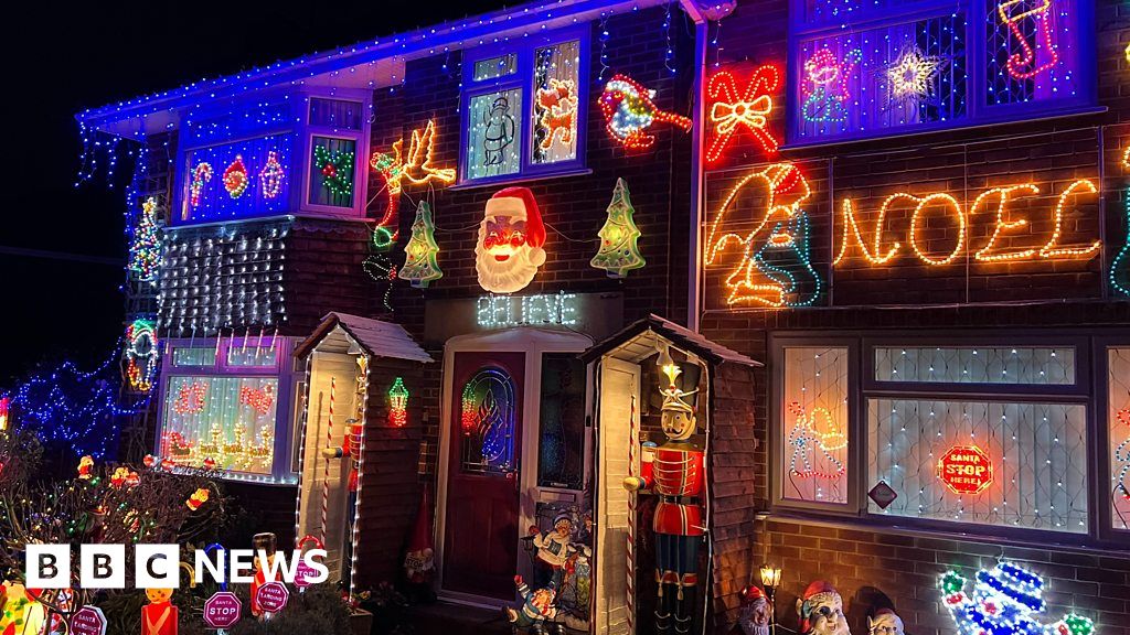 Gloucester Christmas house celebrates 20 years of lights BBC News