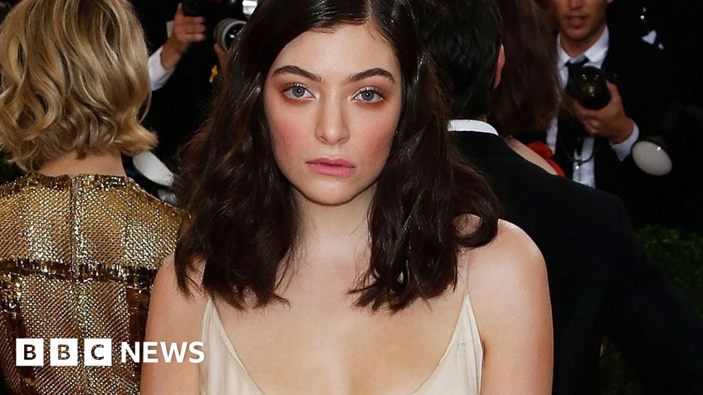 Lorde puts impatient fans in place on second album - BBC News