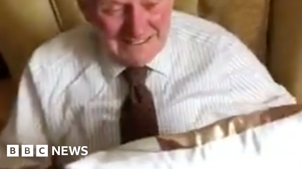 War veteran, 94, tears in the eyes-pillow-gift for young carers