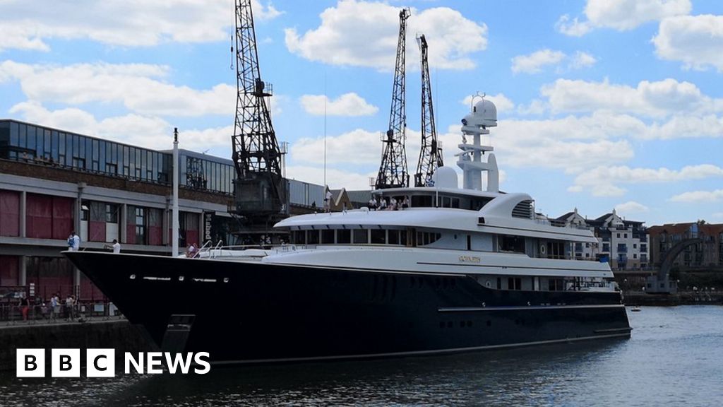 Billionaire S Superyacht One Of Biggest Ships To Visit Bristol