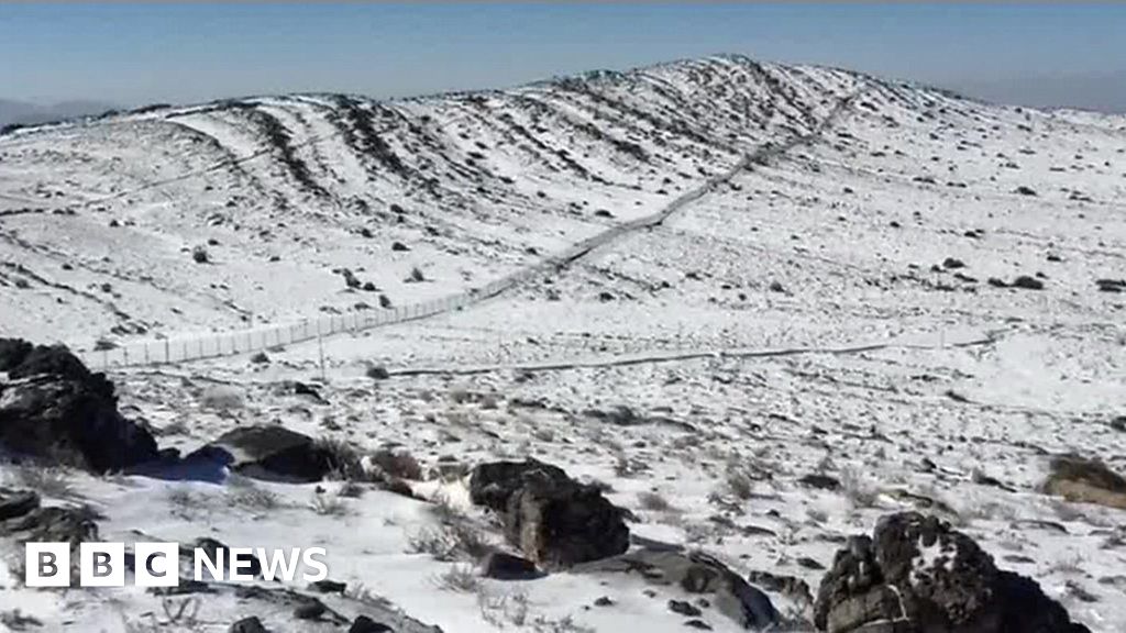 United Arab Emirates sees rare snowfall BBC News