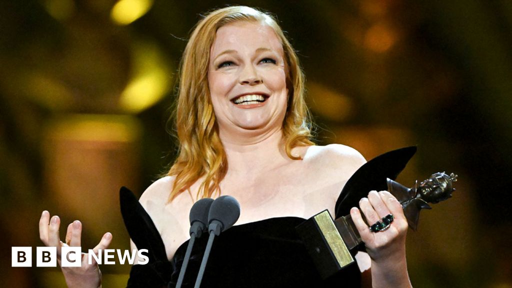 Sarah Snook's Chicken and Nine More Olivier Moments