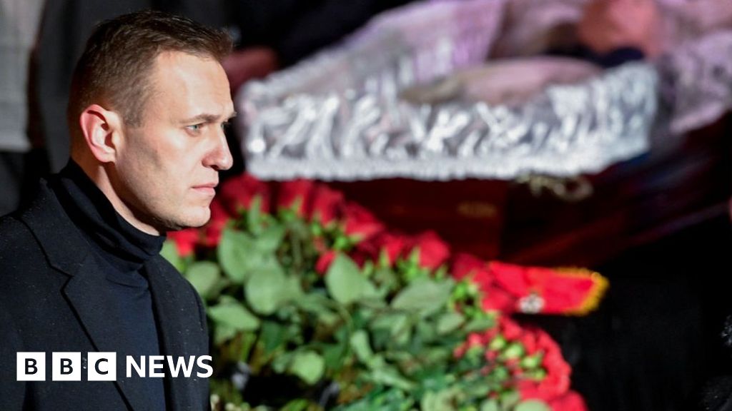 Алексей Навални: Скръбта, предизвикателството и надеждата на привържениците след смъртта на лидера