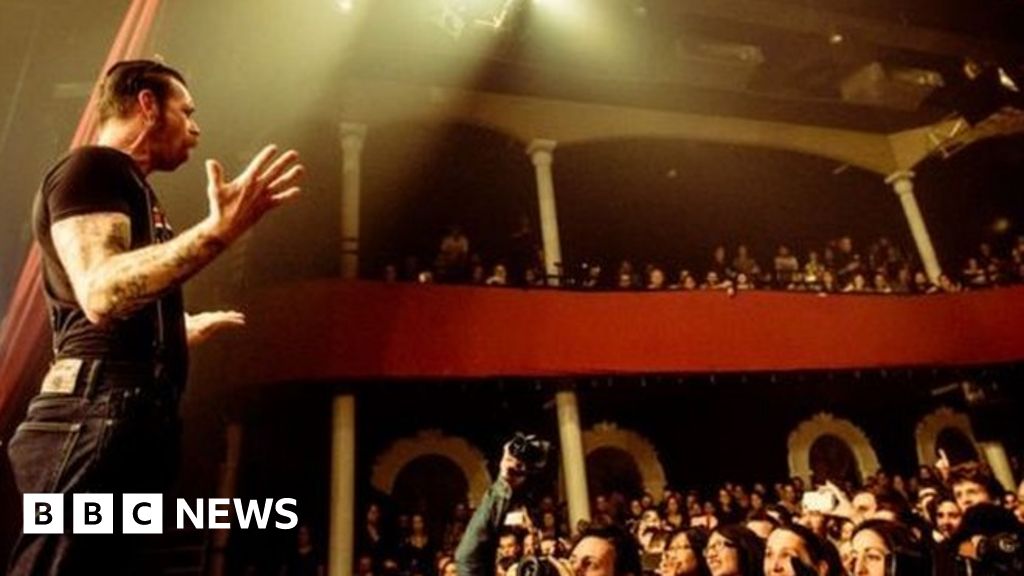 Paris attacks: Eagles of Death Metal describe gig horror - BBC News