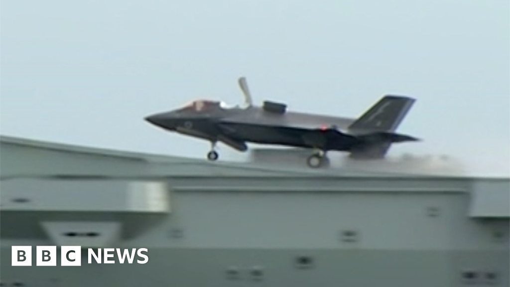 F35 takes off from HMS Queen Elizabeth for first time in UK