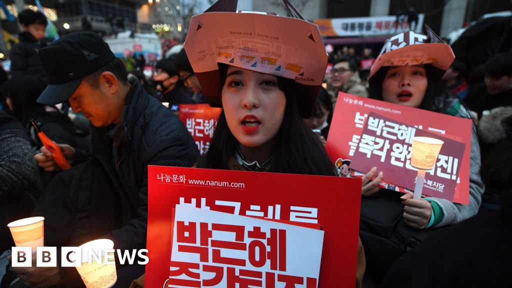 South Korea Protests Demanding President Resign Continue - BBC News