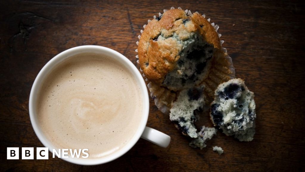 A blueberry muffin 'could have day's worth of sugar' BBC News