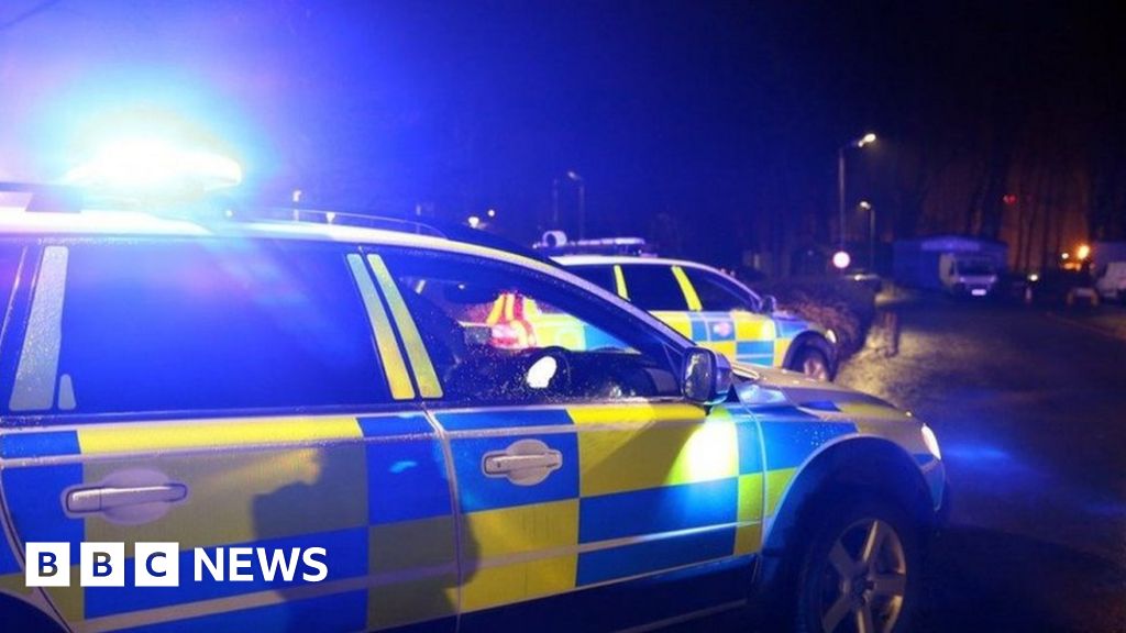 Man threatened with knife after Nottingham post-crash pursuit