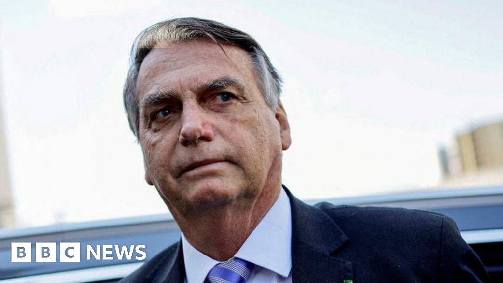 El pasaporte del expresidente brasileño Bolsonaro fue confiscado como parte de la investigación golpista