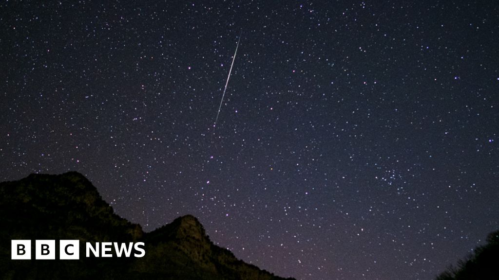 Hujan meteor Geminid menerangi langit malam