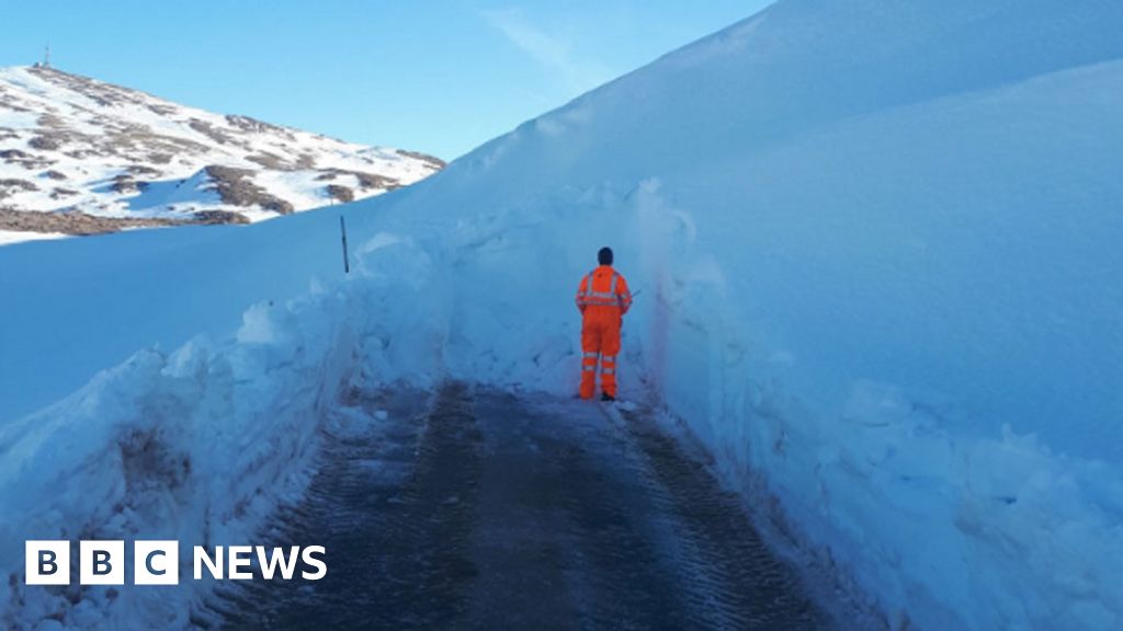 Police Praise Snow Clearing Work On The Bealach Na Ba