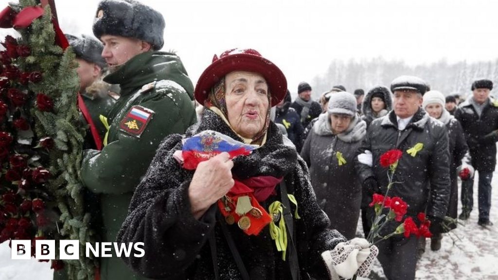 In Pictures Russia Marks End Of Leningrad WW2 Siege    105360217 1d908276 37fd 4f58 A477 52f4b7b9b2be 