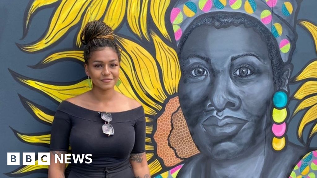 Artists hope Ipswich Waterfront murals will inspire others