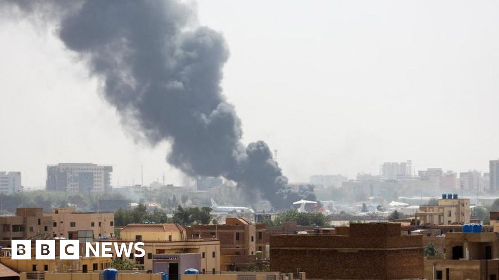 Sudan: UK sends military team as it weighs evacuation options