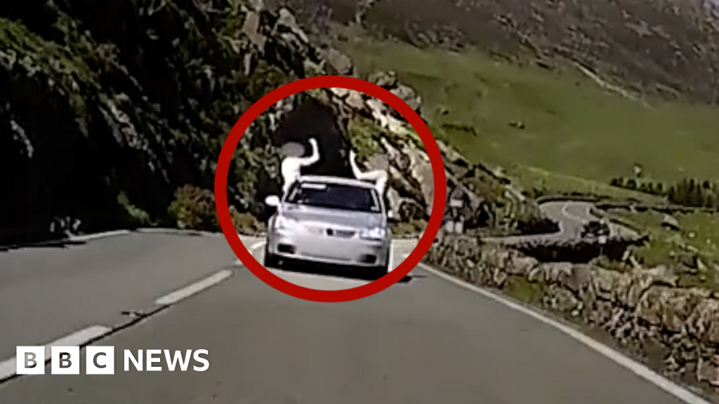Snapchat People In Snowdonia Seen Taking Pictures Out Of Moving Car