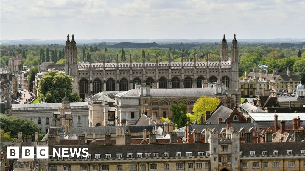 Cambridge University in pay row with 450 staff