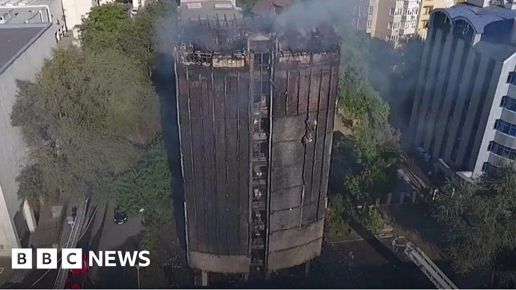 Deadly fire engulfs Russian hotel