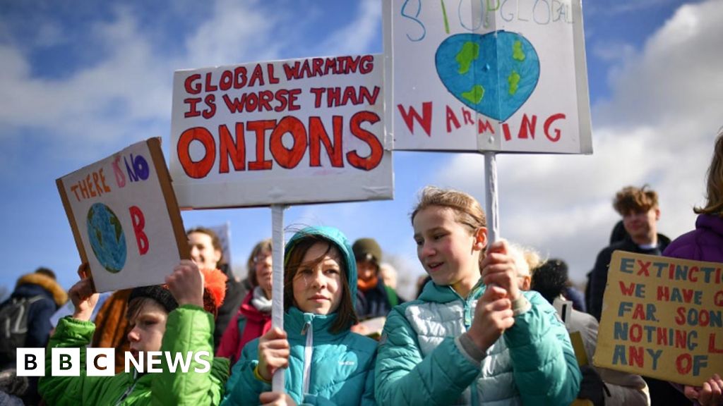 Climate change school protest banned from Princes Street - BBC News