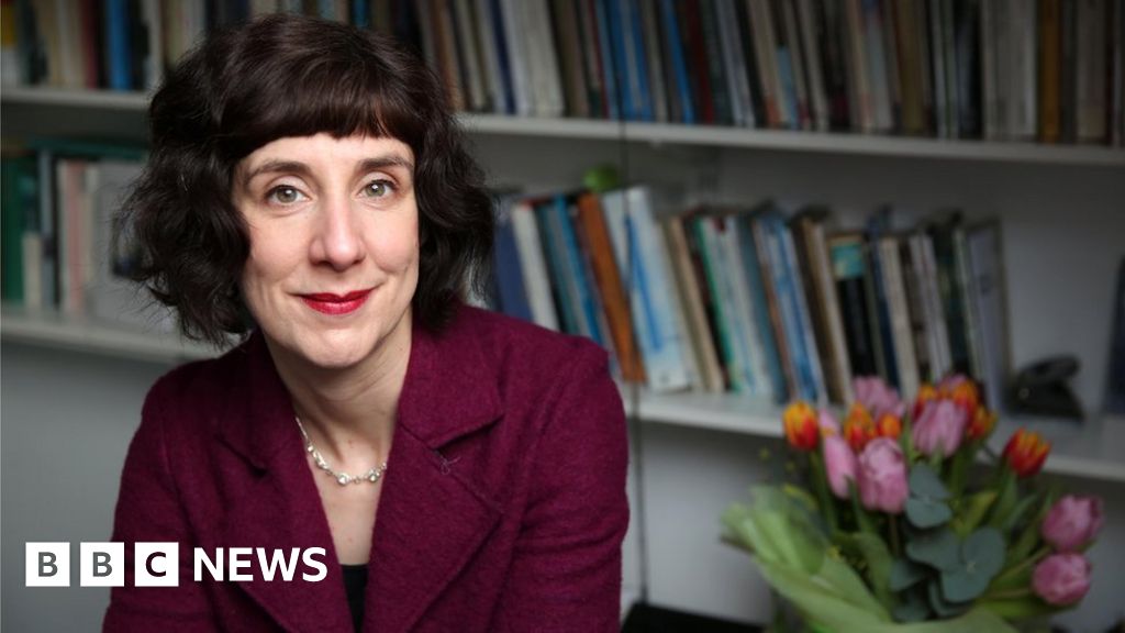 Belfasts Poet Laureate Sinead Morrissey Leaves City Bbc News