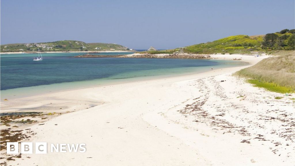 Isles of Scilly ferry project 'needs a rethink'