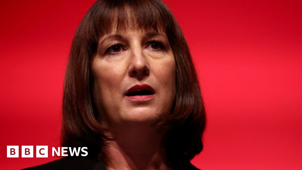 Labour waters down £28bn green investment pledge - BBC News