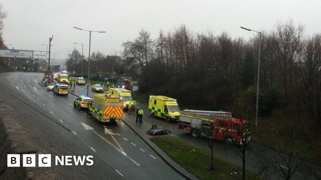 Arrests After Two Die In Bradford Three-car Crash - BBC News