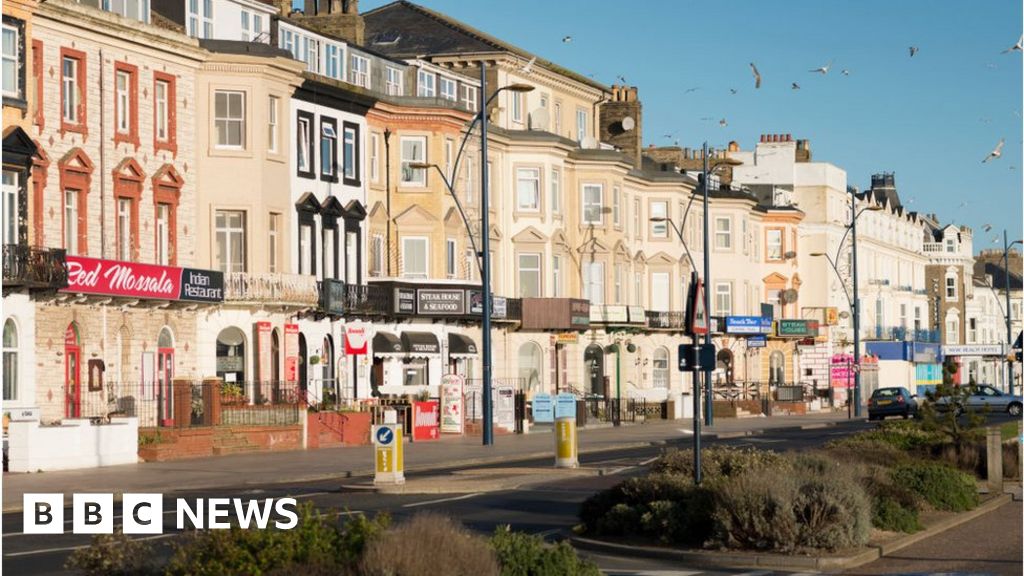 Labour unveils plan to save England's high streets