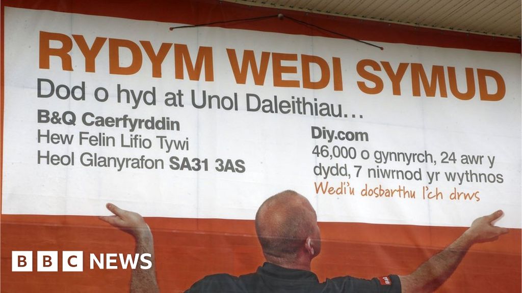 B&Q Welsh translation gaffe directs shoppers to US BBC News