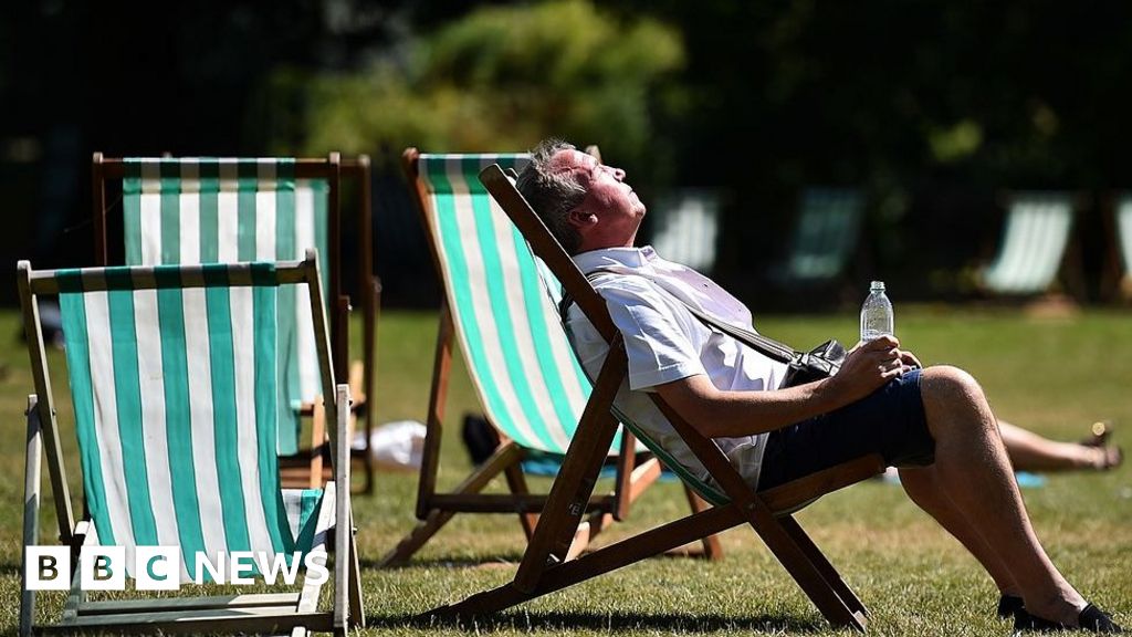 Climate change: Heatwave temperature threshold raised in England by Met Office