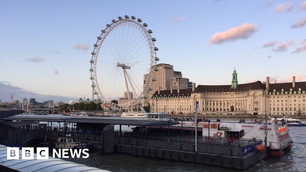 London Eye at 20: The wheel that changed the capital's skyline - BBC News