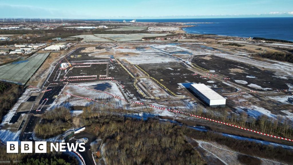Electric car battery plant for Blyth power station site - BBC News