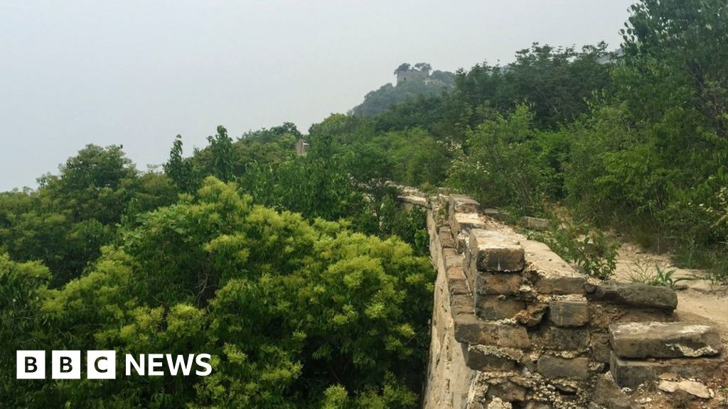 china-clamps-down-on-climbing-wild-great-wall