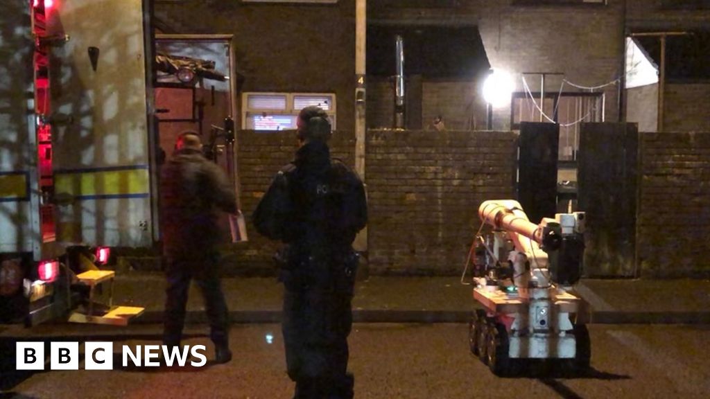 Londonderry bomb: Police seize suspected gun after searches