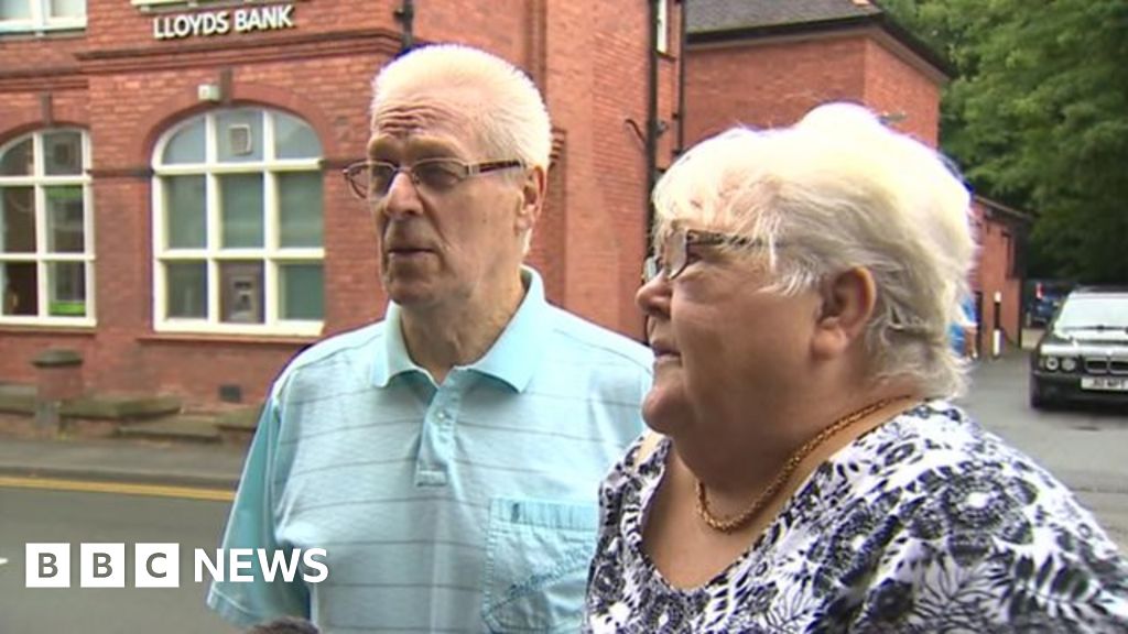 Anger over Lloyds Bank branch closure at Hawarden BBC News