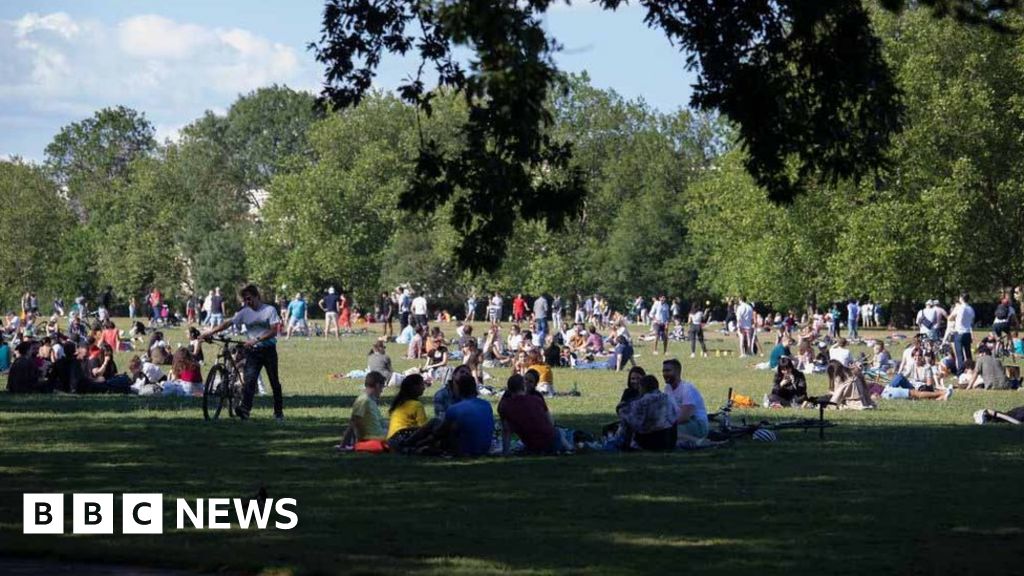 Coronavirus cases on the rise in England - BBC News
