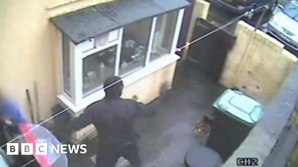 Masked Robbers Steal Jewellery Worth £200k In Rawtenstall Raid Bbc News