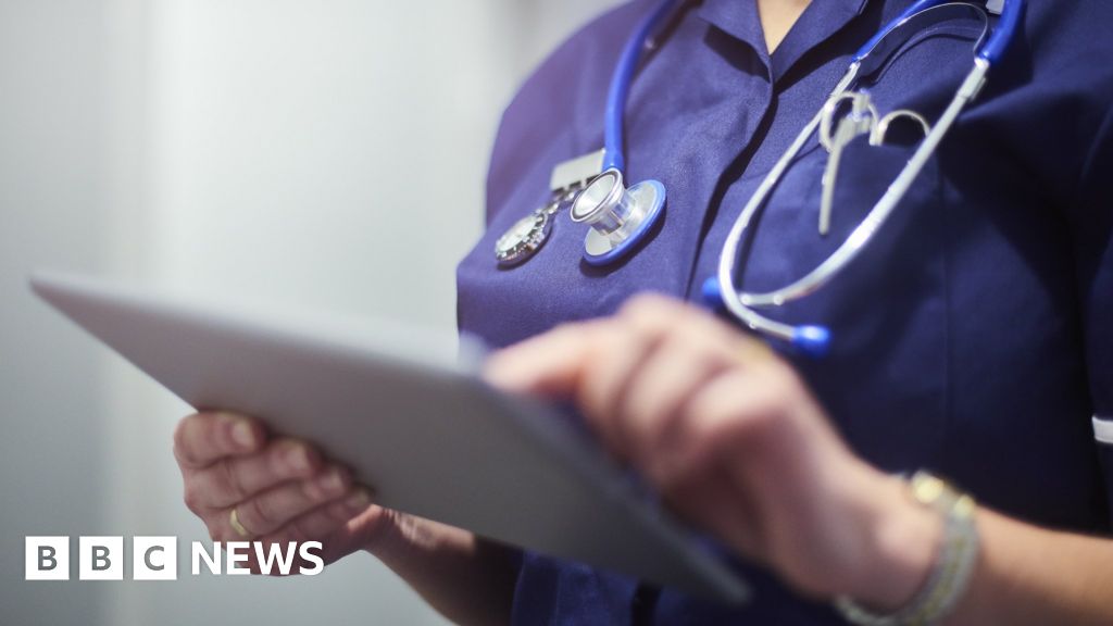 Coronavirus Call for widespread testing of all key health workers